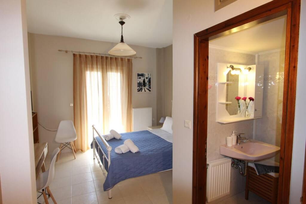 Cozy Apartment In The Heart Of The Town 아르고스톨리온 외부 사진