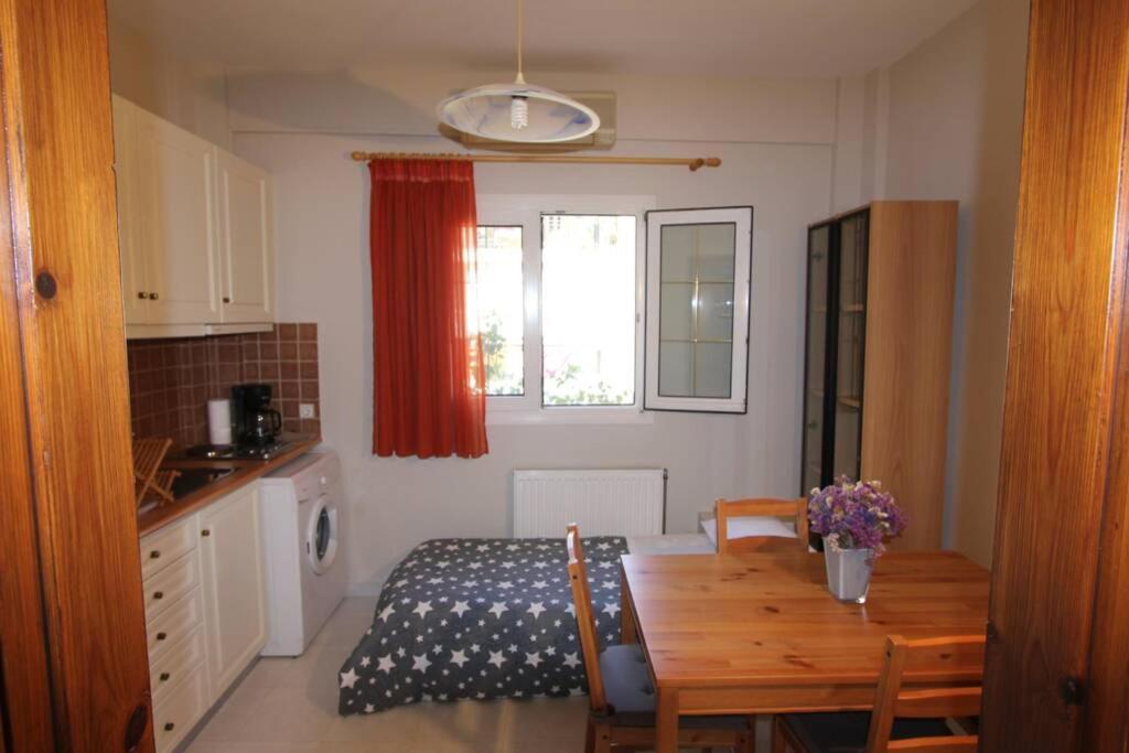 Cozy Apartment In The Heart Of The Town 아르고스톨리온 외부 사진