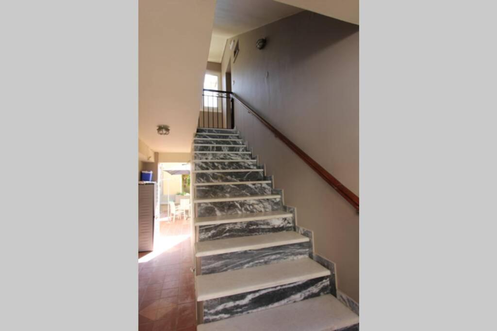 Cozy Apartment In The Heart Of The Town 아르고스톨리온 외부 사진