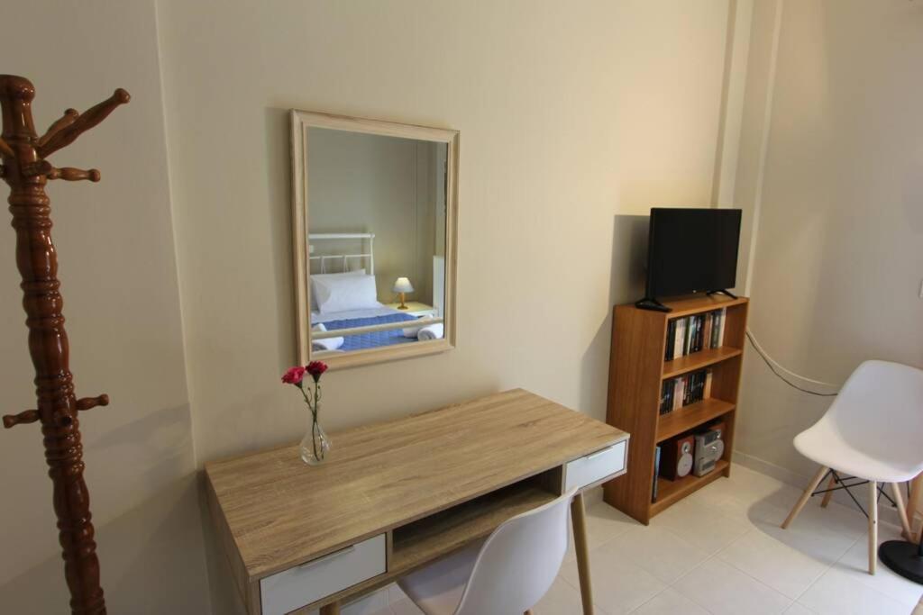 Cozy Apartment In The Heart Of The Town 아르고스톨리온 외부 사진