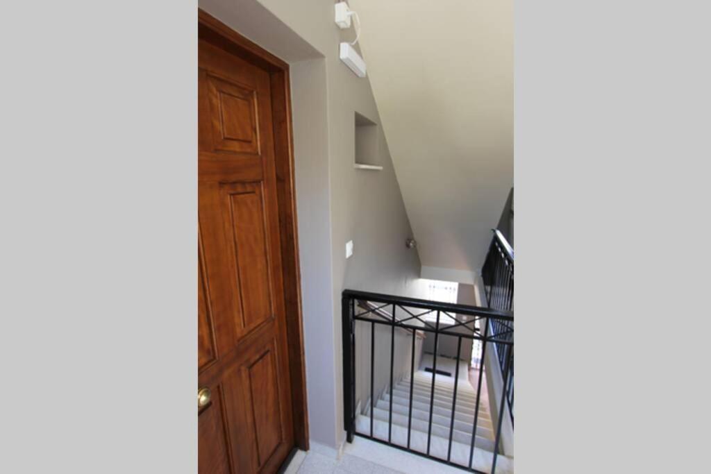 Cozy Apartment In The Heart Of The Town 아르고스톨리온 외부 사진