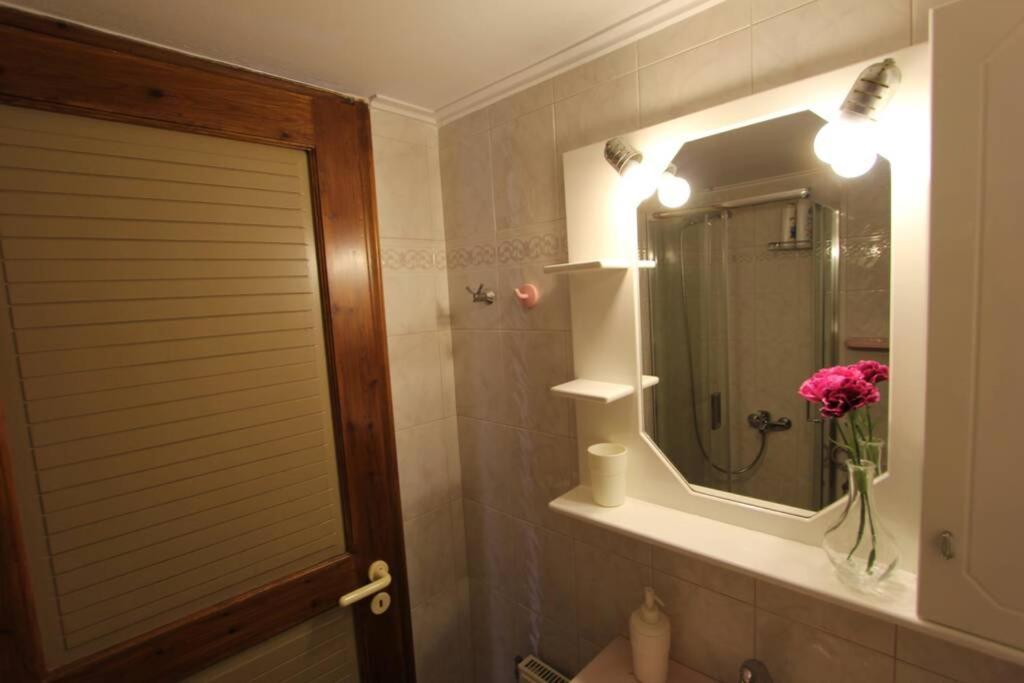 Cozy Apartment In The Heart Of The Town 아르고스톨리온 외부 사진